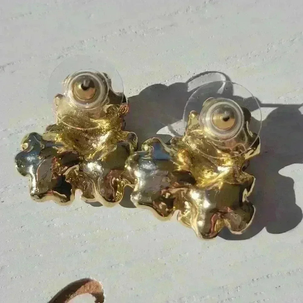 Vintage Enamel Flowers Gold Tone Pearl Three Flowers Earrings Pink Green Violet - Picture 3 of 7